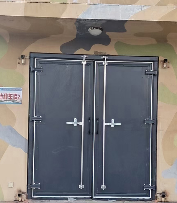 紫阳工业平开门