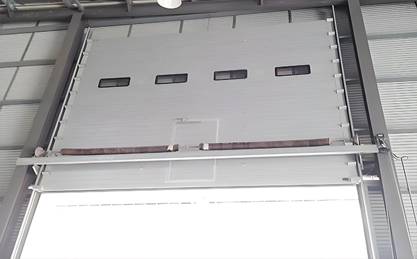 紫阳工业滑升门