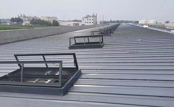 某中学室内体育馆紫阳排烟窗改造项目